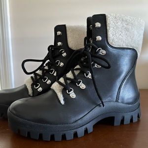 DKNY Sherpa boots *NWT